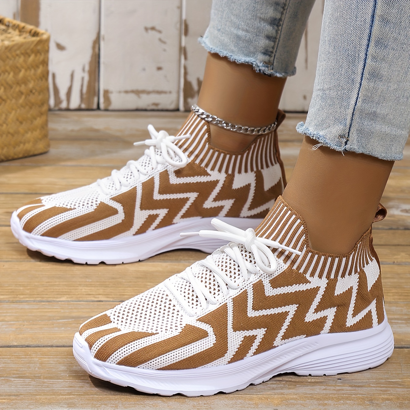 Comfortable Wave Pattern Running Shoes Women s Lightweight details 1