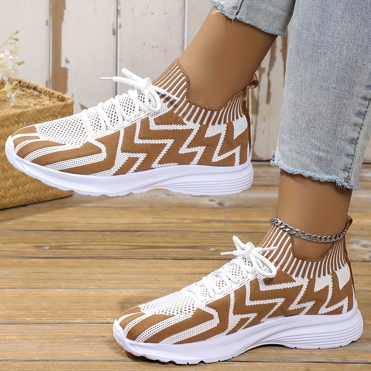 Comfortable Wave Pattern Running Shoes Women s Lightweight details 5