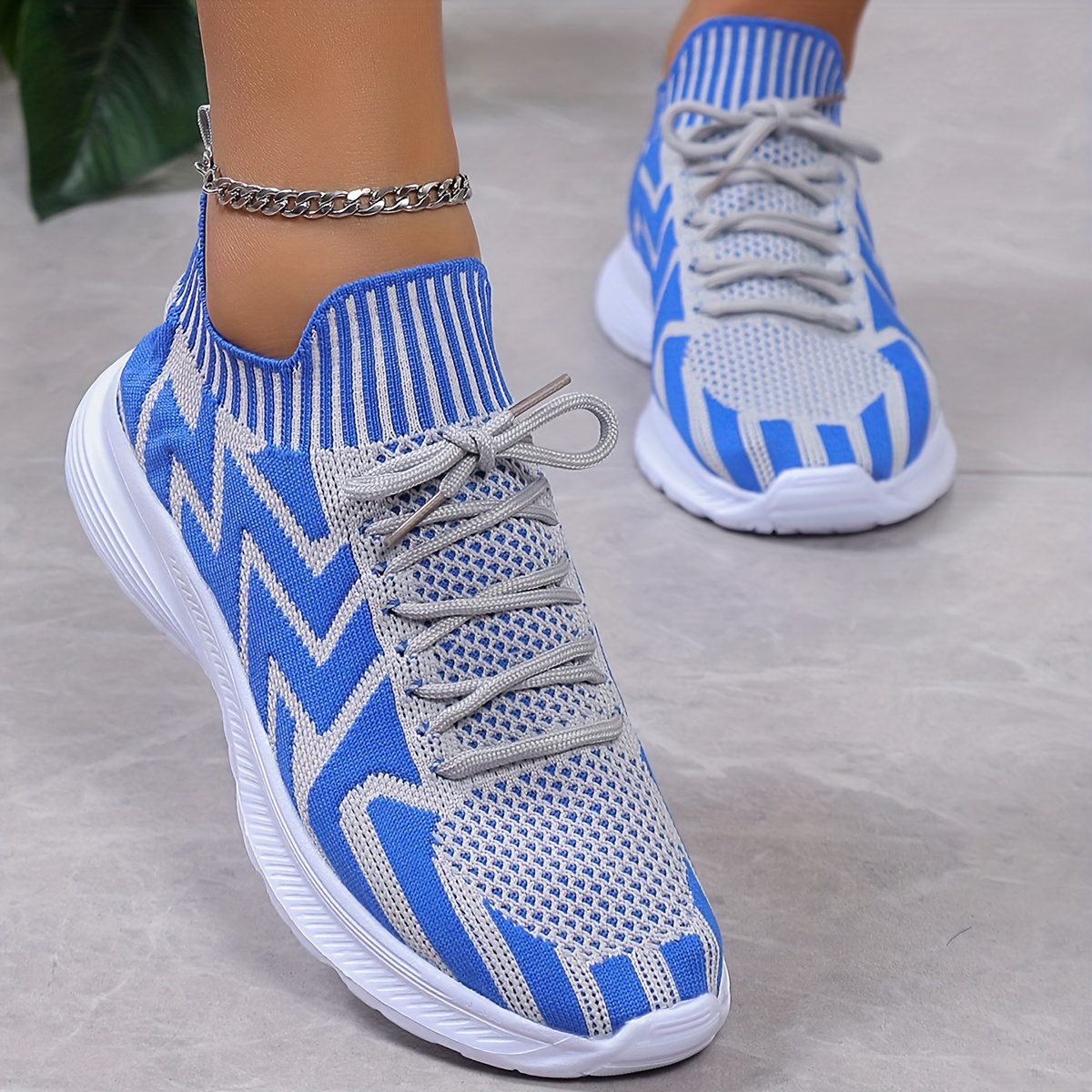 Comfortable Wave Pattern Running Shoes Women s Lightweight details 17