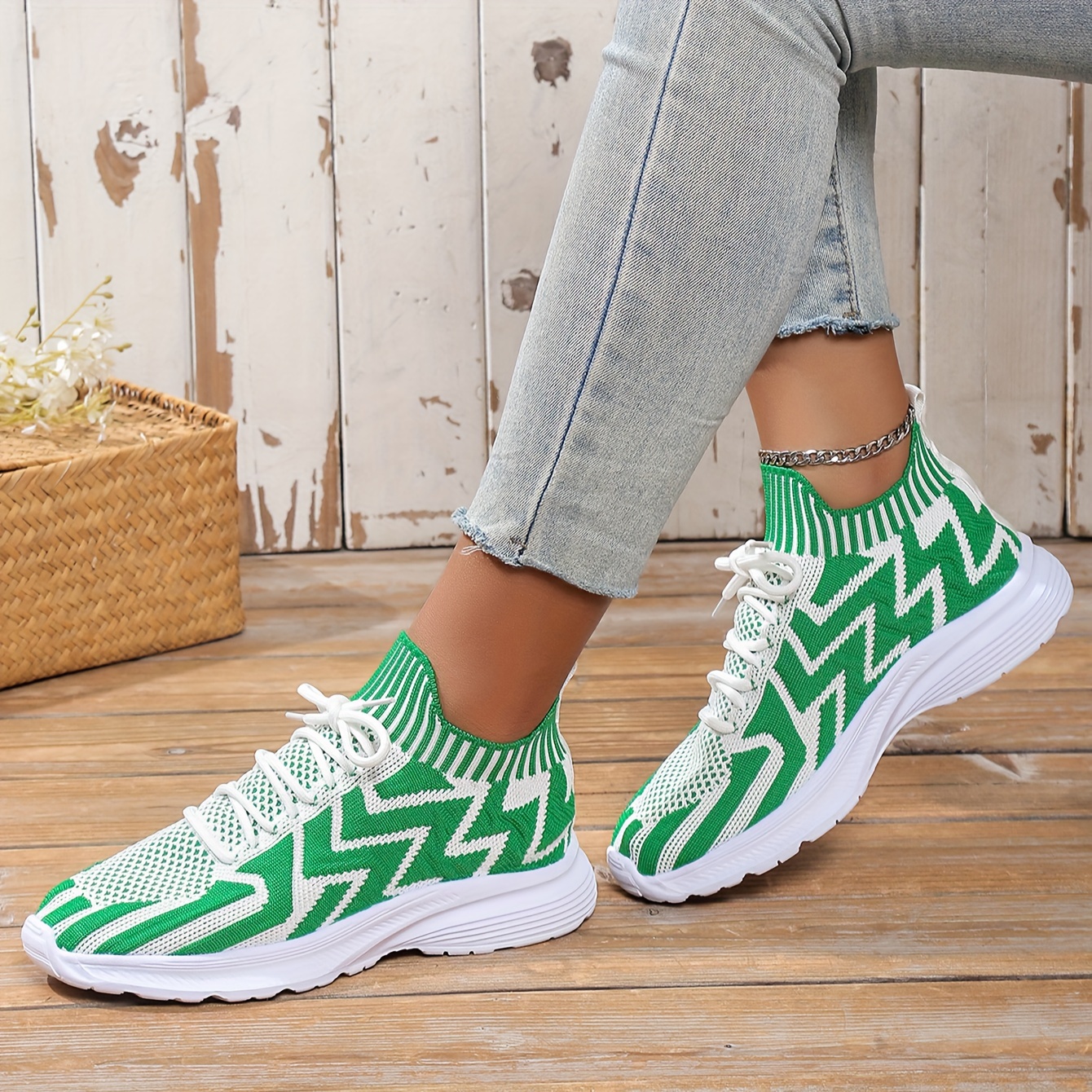 Comfortable Wave Pattern Running Shoes Women s Lightweight details 21