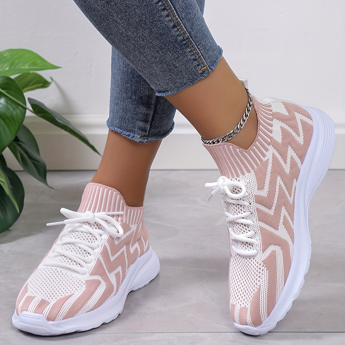 Comfortable Wave Pattern Running Shoes Women s Lightweight details 31